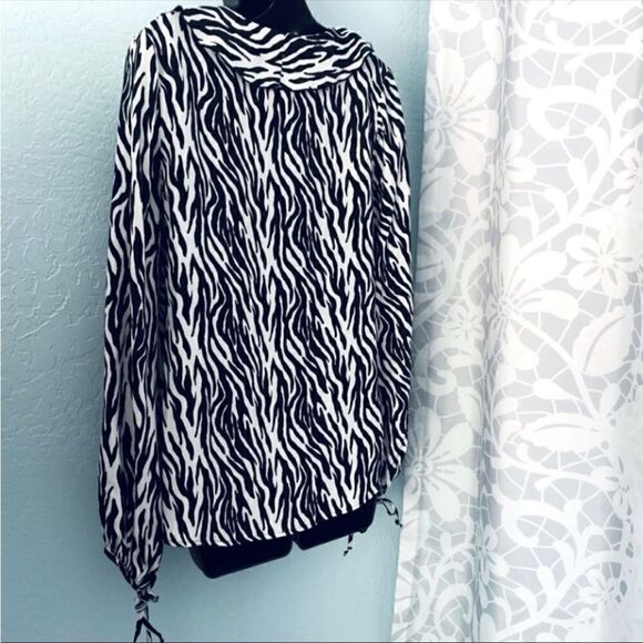 Zara Black & White Ruffled Zebra Print Blouse Size Small - Picture 9 of 13